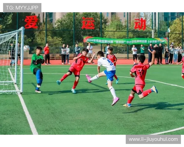 彭泽三中足球赛精彩纷呈 学生们奋力拼搏展现青春风采 彭泽三中足球赛精彩纷呈 学生们奋力拼搏展现青春风采